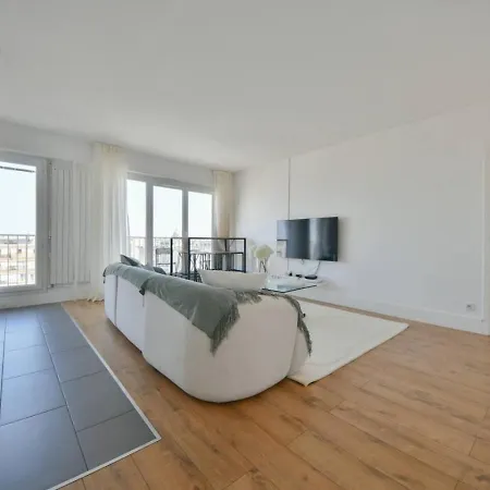 Eiffel Tower Magical View Fabulous 1 Br *